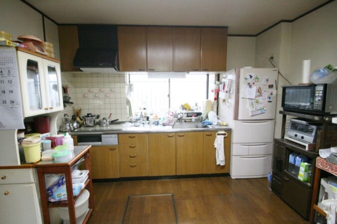 【戸建て】無垢フローリングに、ステンレスのキッチン｜糸島市加布里H様邸