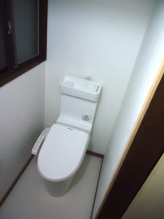 老朽化したトイレが清潔すっきり　ビフォーアフター｜福岡市博多区諸岡H様邸