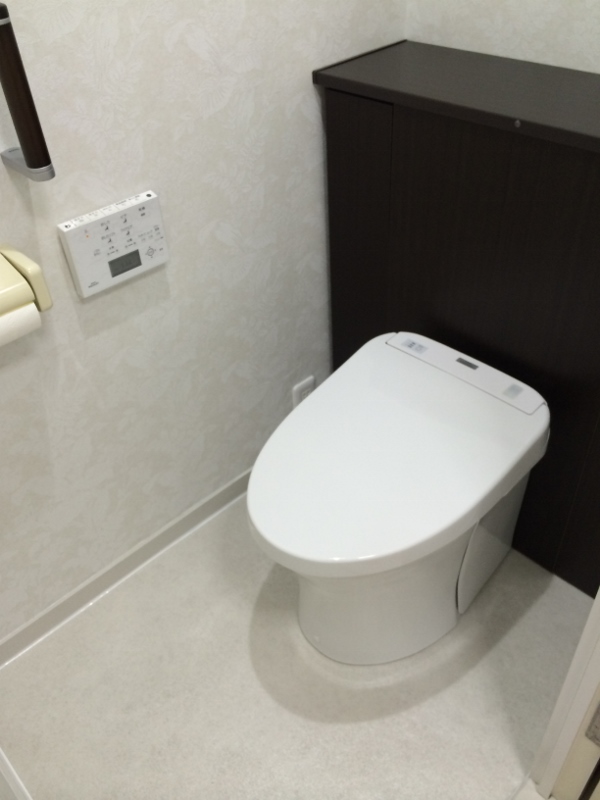 TOTOレストパル採用でシックなトイレに ビフォーアフター｜福岡市南区平和H様邸