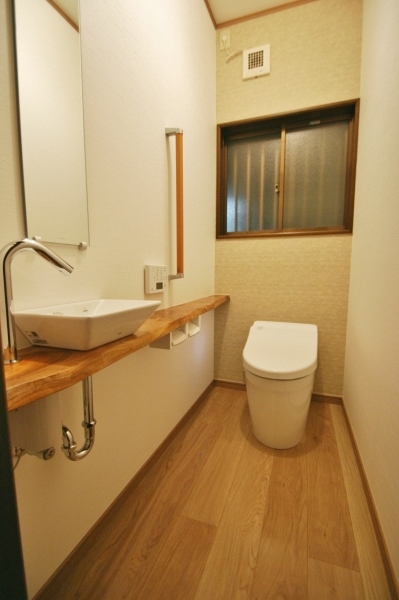 木材にこだわり「木の香りのするトイレ」へ　ビフォーアフター｜糸島市加布里H様邸
