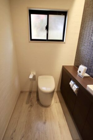 【戸建て】お洒落なトイレに…｜福岡市西区室見が丘Ｙ様邸